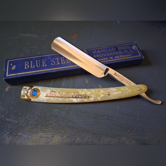 Blue Steel Straight Razor - Cream Handle - Picture 2 of 5